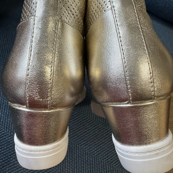Linea Paolo gold wedge sneakers size 8.5 - Picture 13 of 15